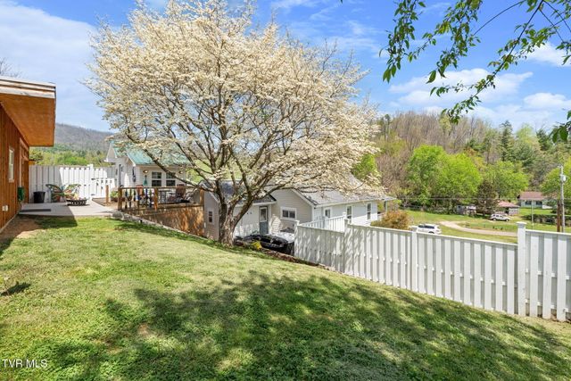207 Main Street, Butler, TN 37640