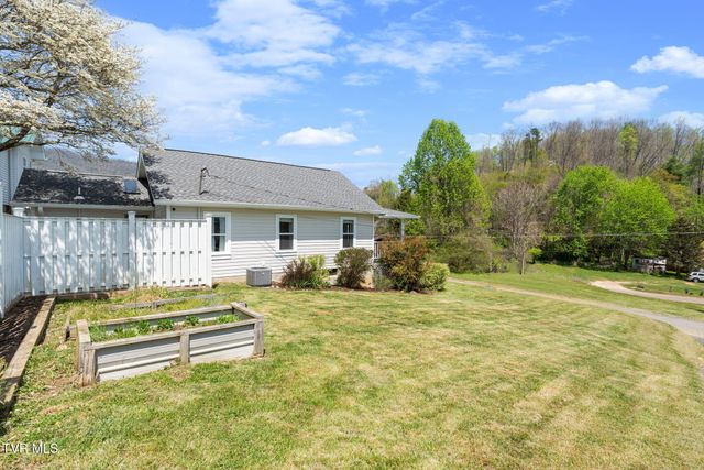 207 Main Street, Butler, TN 37640