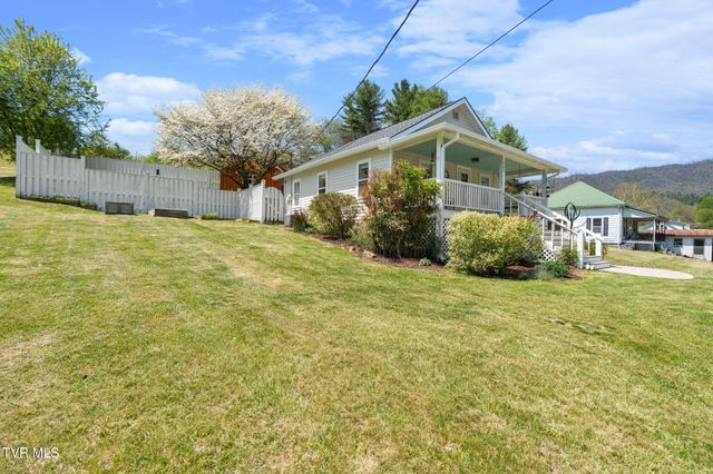 207 Main Street, Butler, TN 37640