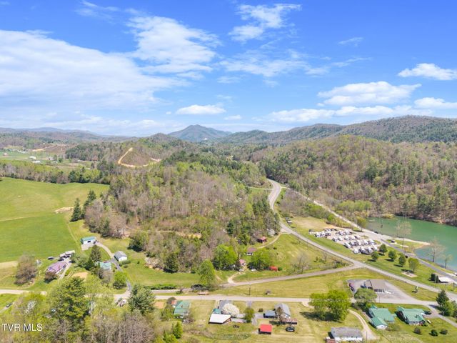 207 Main Street, Butler, TN 37640