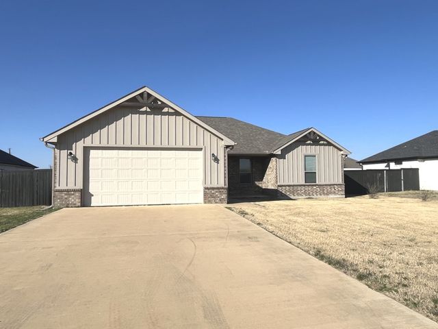 316 W James Street, Mabank, TX 75147