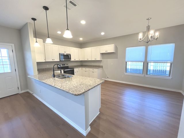 316 W James Street, Mabank, TX 75147