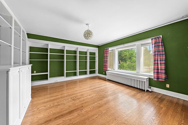 2225 N Lake DRIVE, Milwaukee, WI 53202