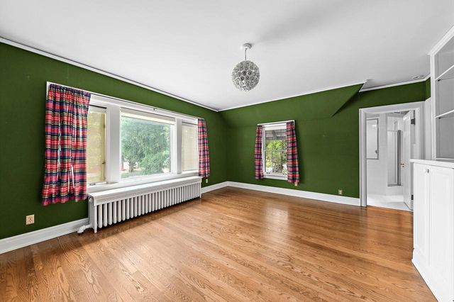 2225 N Lake DRIVE, Milwaukee, WI 53202