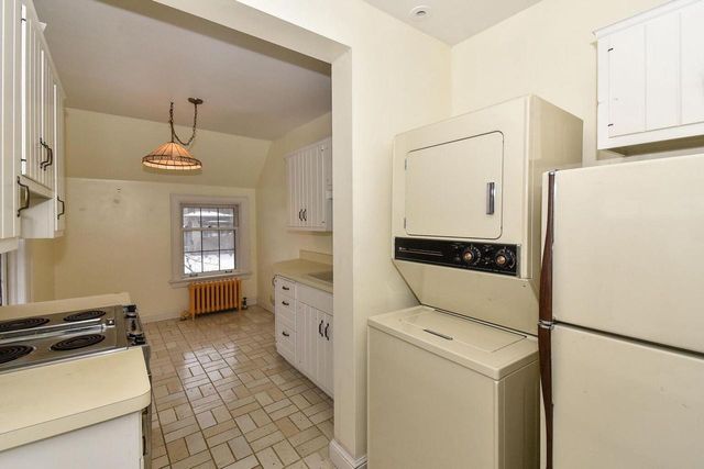 2225 N Lake DRIVE, Milwaukee, WI 53202