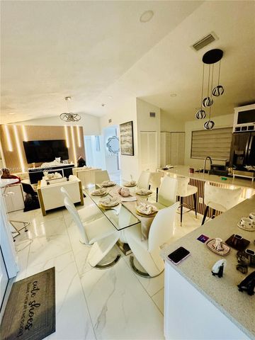 11761 NW 12th St, Pembroke Pines, FL 33026