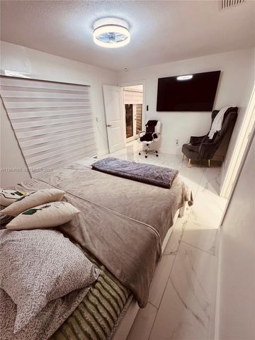 11761 NW 12th St, Pembroke Pines, FL 33026