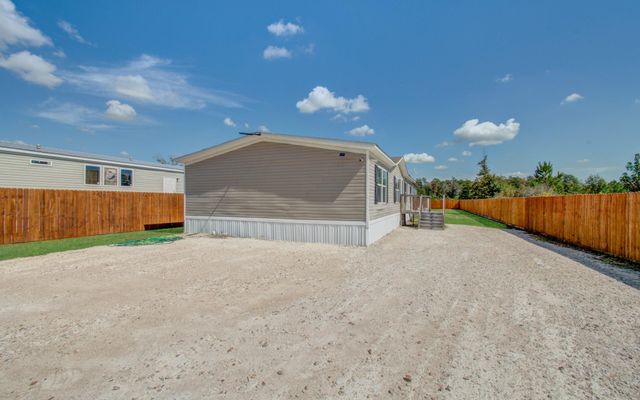 369 Road 5262, Cleveland, TX 77327