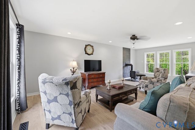 6185 Walnut Tree Dr, Powhatan, VA 23139