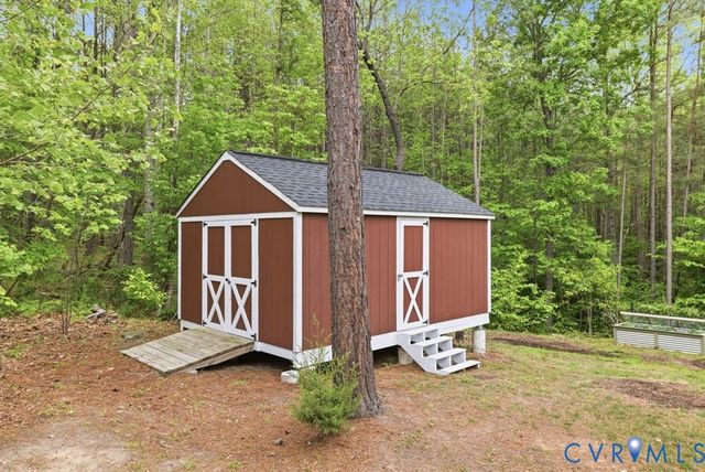 6185 Walnut Tree Dr, Powhatan, VA 23139