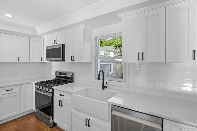 78 Taft Avenue, Lynbrook, NY 11563
