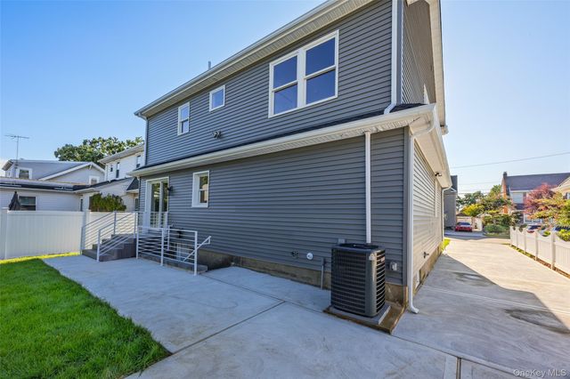 78 Taft Avenue, Lynbrook, NY 11563