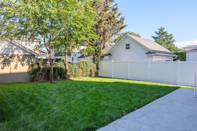 78 Taft Avenue, Lynbrook, NY 11563