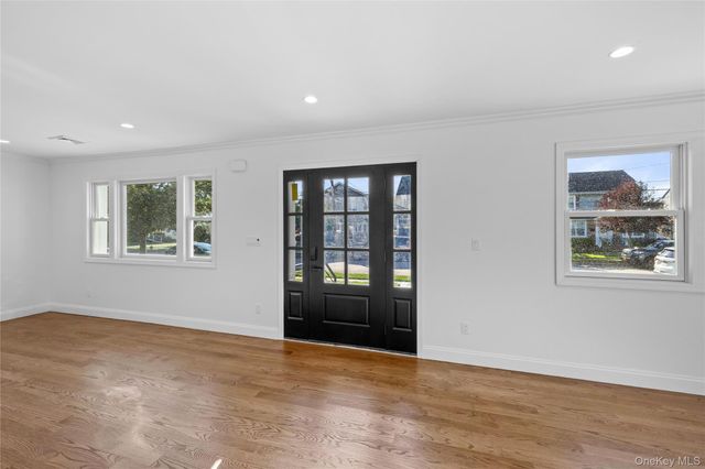 78 Taft Avenue, Lynbrook, NY 11563