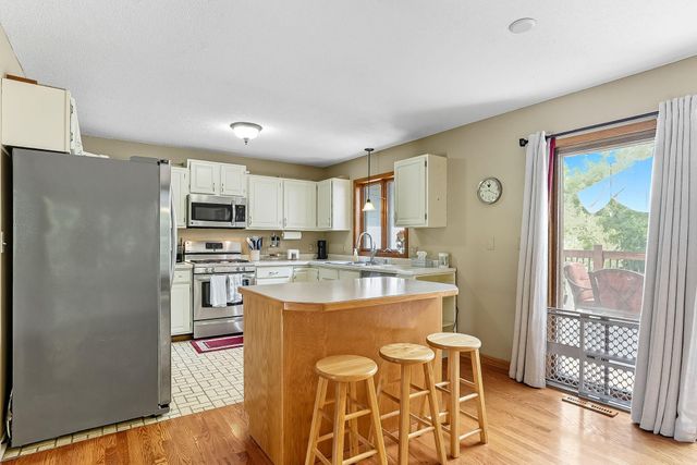 2292 7th Street N, North Saint Paul, MN 55109