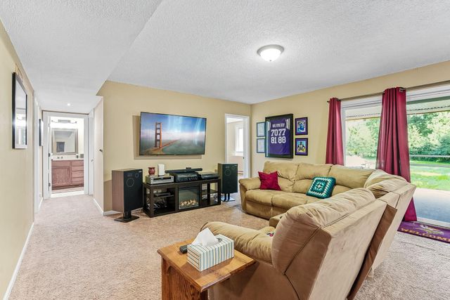 2292 7th Street N, North Saint Paul, MN 55109