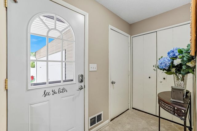 2292 7th Street N, North Saint Paul, MN 55109