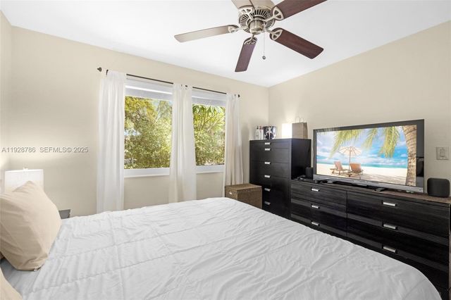 1433 NE 22nd St, Wilton Manors, FL 33305