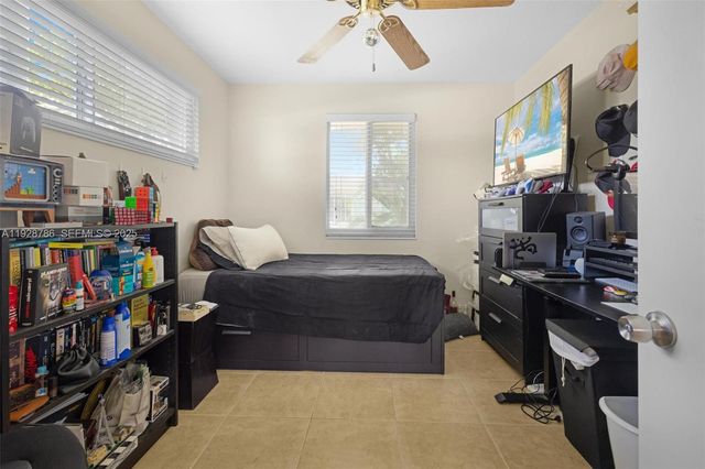 1433 NE 22nd St, Wilton Manors, FL 33305