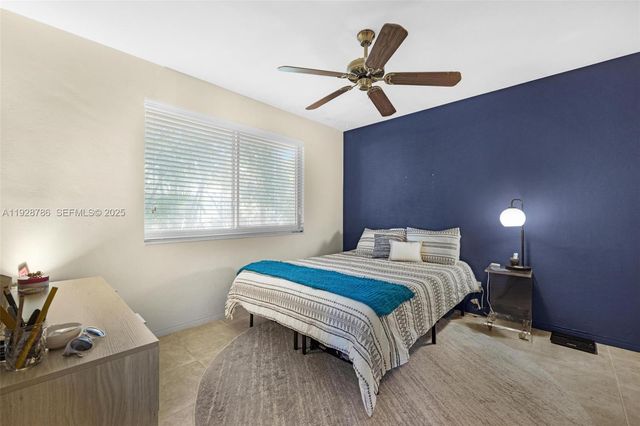 1433 NE 22nd St, Wilton Manors, FL 33305