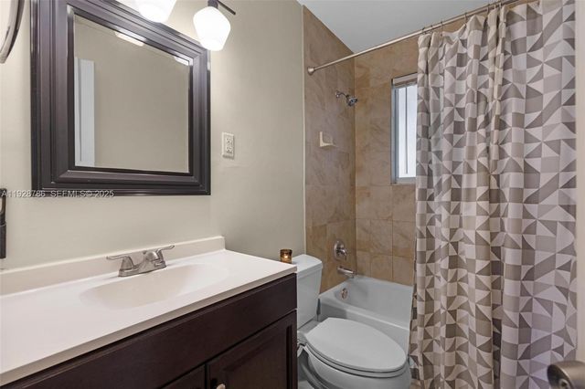 1433 NE 22nd St, Wilton Manors, FL 33305