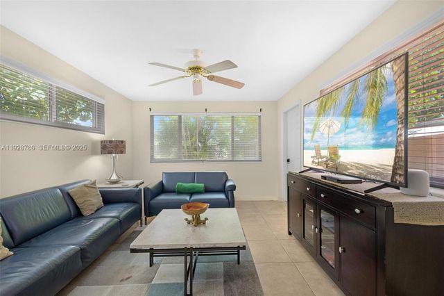 1433 NE 22nd St, Wilton Manors, FL 33305