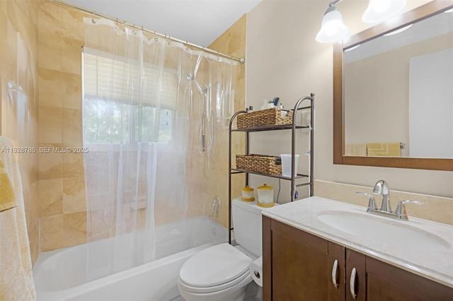 1433 NE 22nd St, Wilton Manors, FL 33305