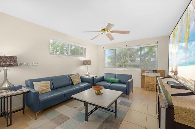 1433 NE 22nd St, Wilton Manors, FL 33305