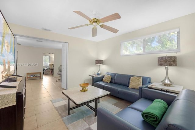 1433 NE 22nd St, Wilton Manors, FL 33305