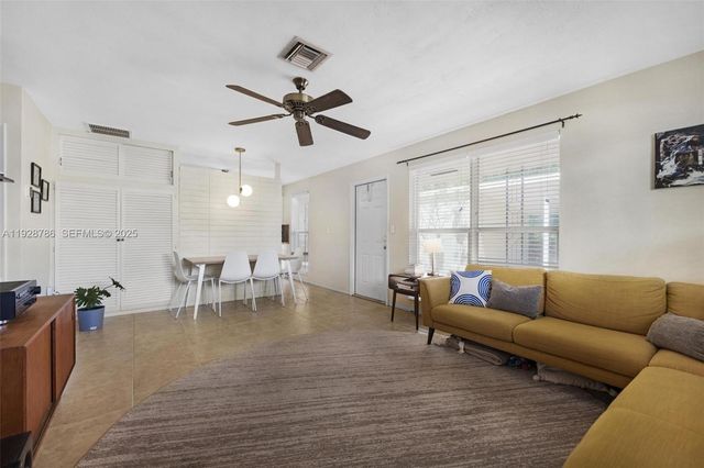 1433 NE 22nd St, Wilton Manors, FL 33305