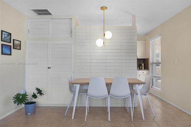 1433 NE 22nd St, Wilton Manors, FL 33305