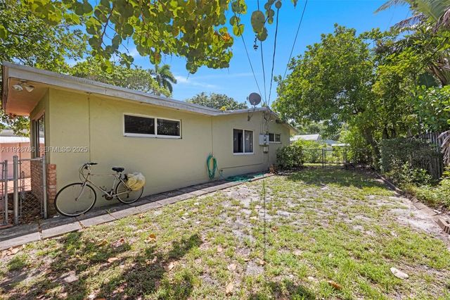 1433 NE 22nd St, Wilton Manors, FL 33305