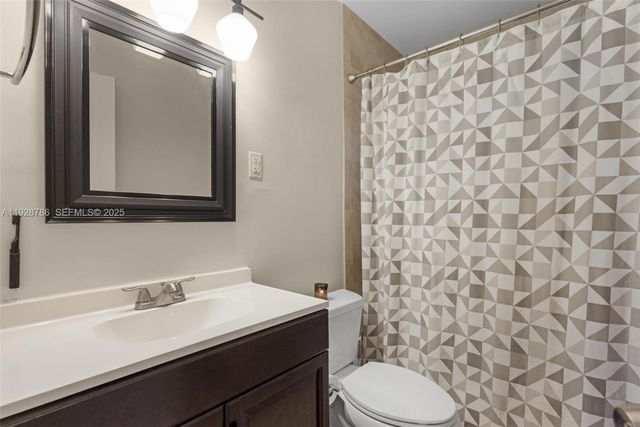 1433 NE 22nd St, Wilton Manors, FL 33305