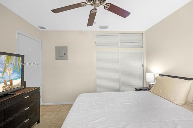 1433 NE 22nd St, Wilton Manors, FL 33305