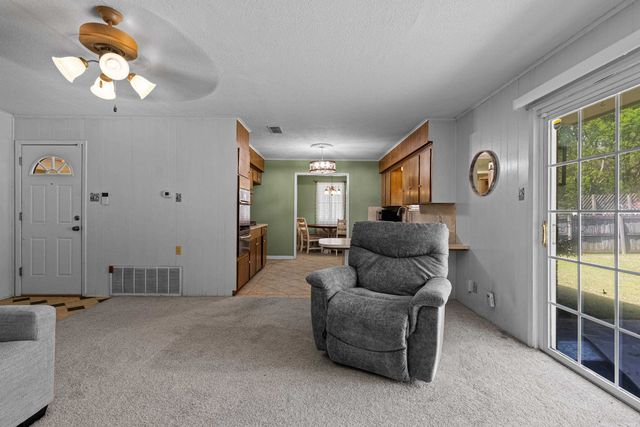 813 Redbud, Longview, TX 75604