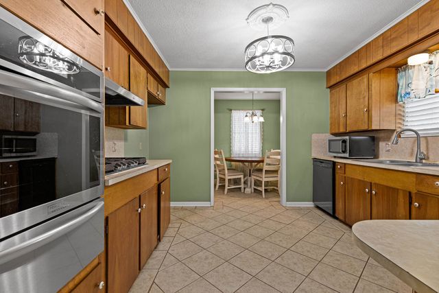 813 Redbud, Longview, TX 75604