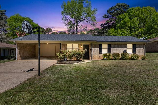 813 Redbud, Longview, TX 75604