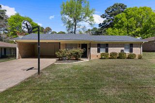 813 Redbud, Longview, TX 75604