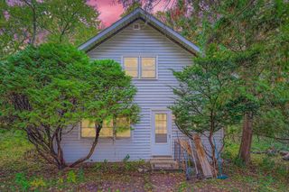 5146 Woodhill Road, Minnetonka, MN 55345