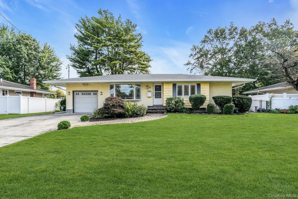 10 Fruitwood Lane, Commack, NY 11725 — exterior