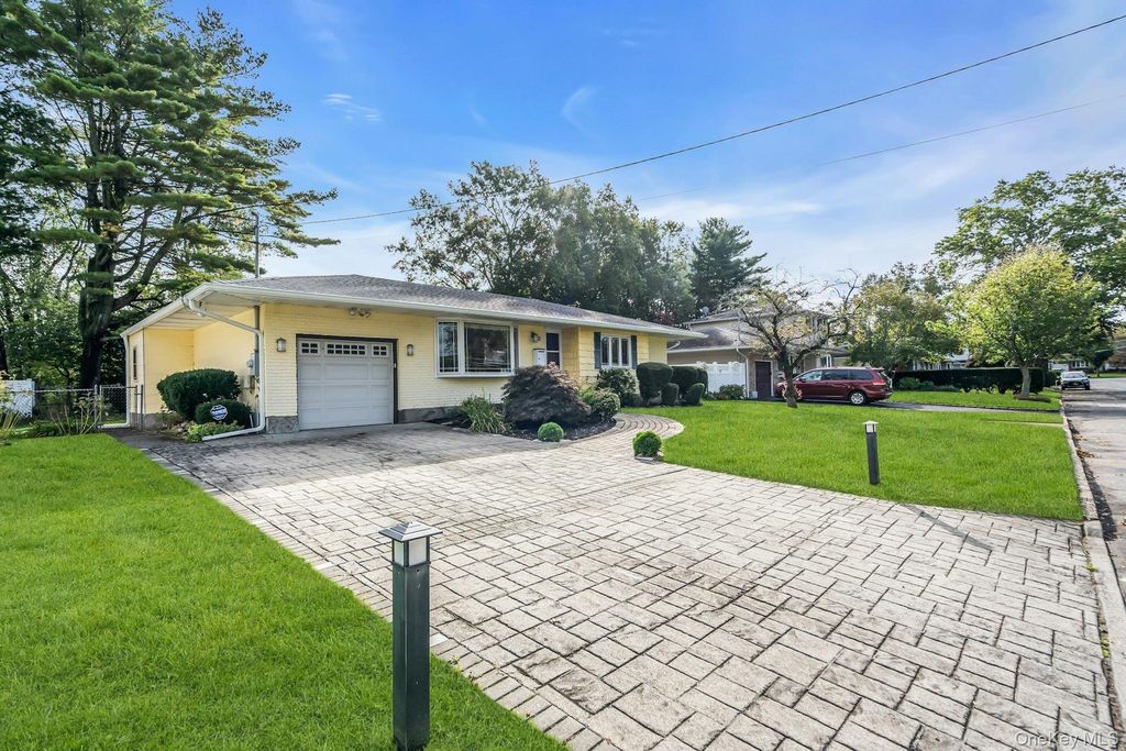 10 Fruitwood Lane, Commack, NY 11725 — photo 2