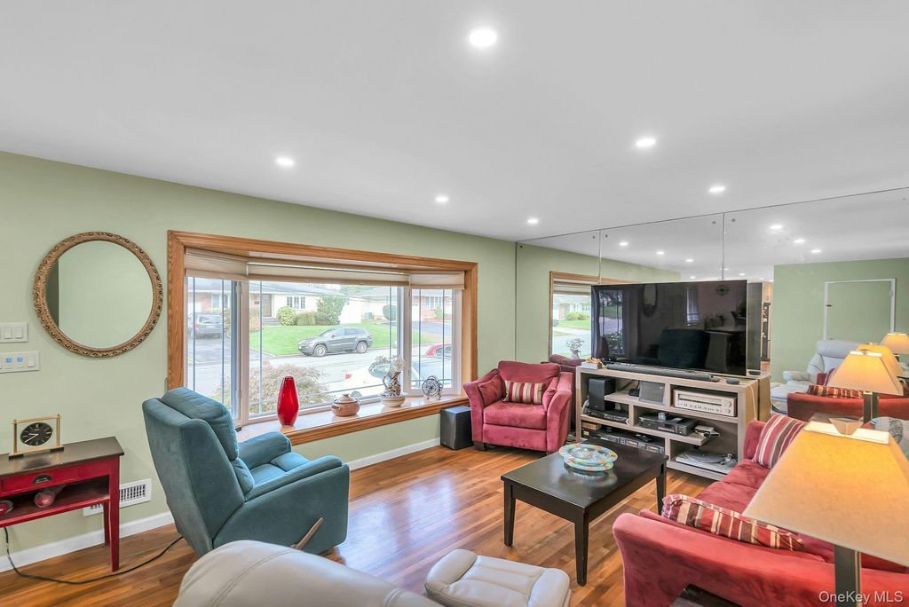 10 Fruitwood Lane, Commack, NY 11725 — photo 5