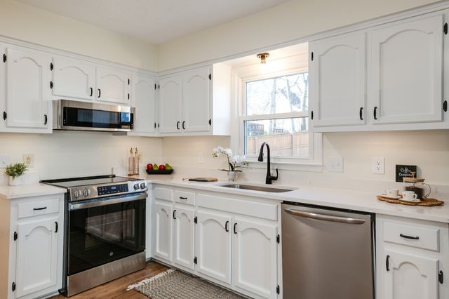 820 Briargrove Dr, La Vergne, TN 37086