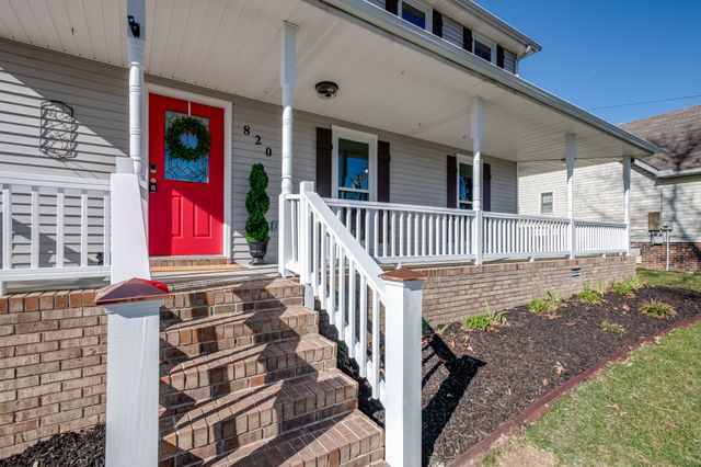 820 Briargrove Dr, La Vergne, TN 37086