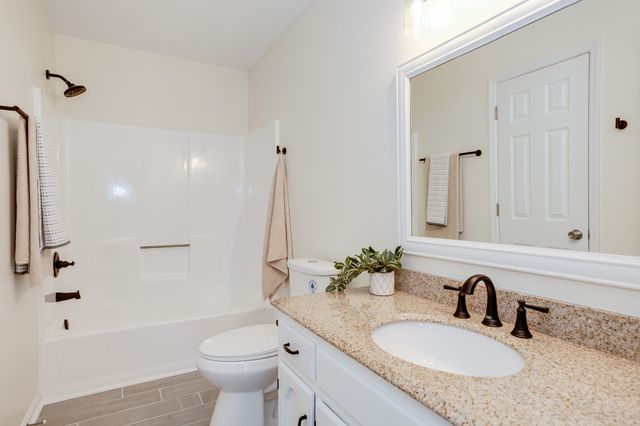 820 Briargrove Dr, La Vergne, TN 37086