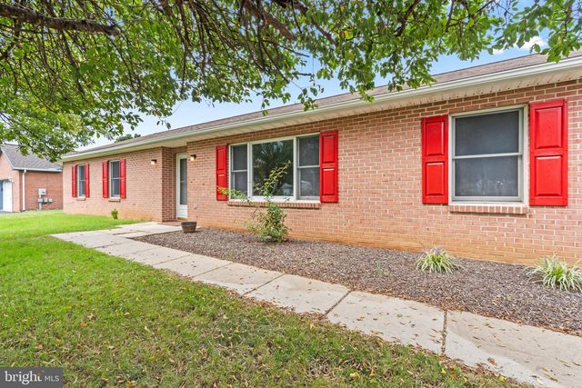 1213 S POINTE DR, Hagerstown, MD 21740