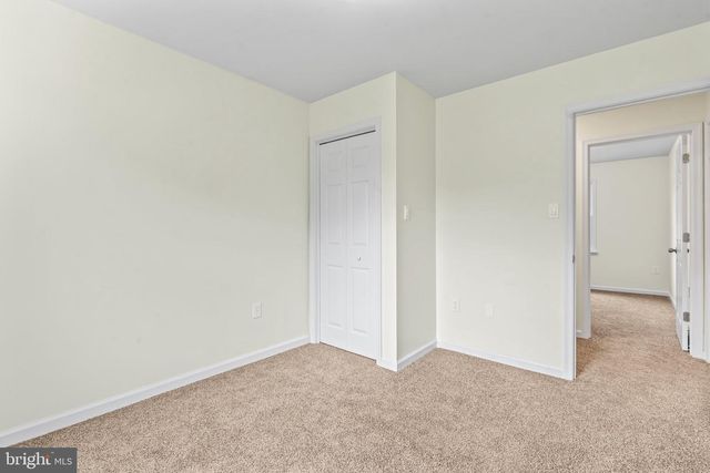 1213 S POINTE DR, Hagerstown, MD 21740