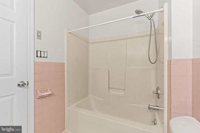 1213 S POINTE DR, Hagerstown, MD 21740