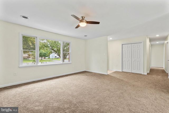 1213 S POINTE DR, Hagerstown, MD 21740