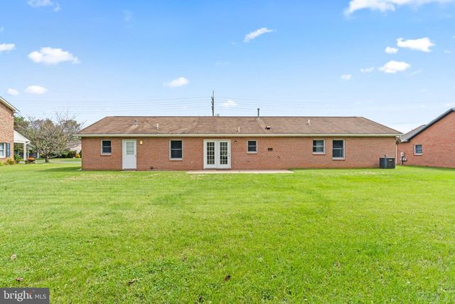1213 S POINTE DR, Hagerstown, MD 21740